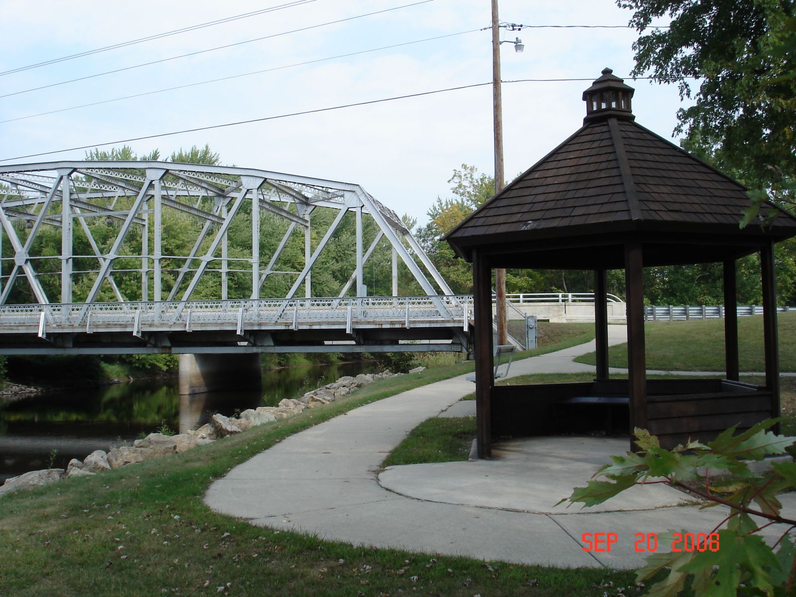 Gazebo next to the bridge in Suring