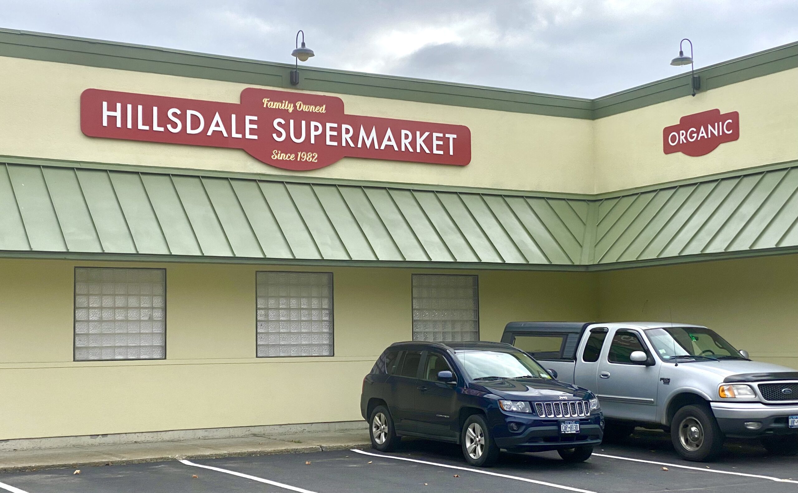 Hillsdale Supermarket