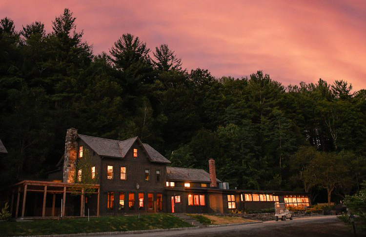 Little Cat Lodge & Restaurant